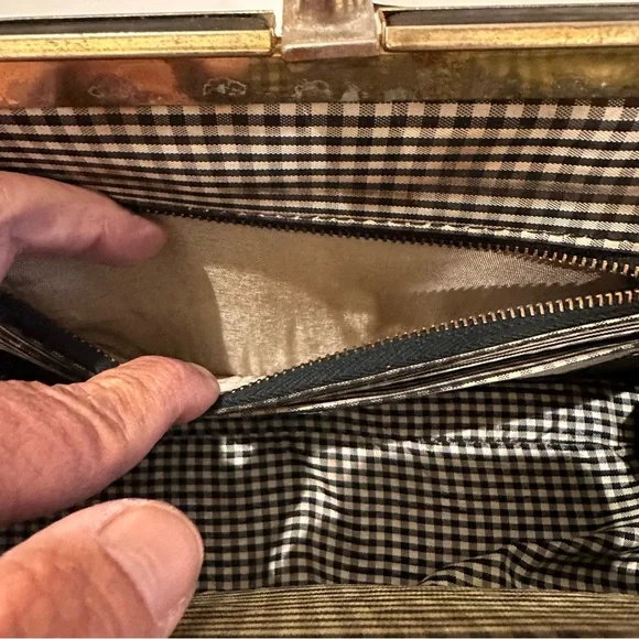 Delicato By Markay Vintage Black Patent Leather Handbag Purse - Picture 9 of 9